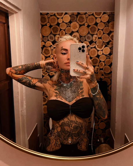 Bantikboy_ model adult galleries