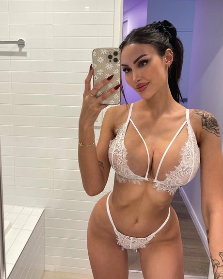 Annelese Milton star perfect photo