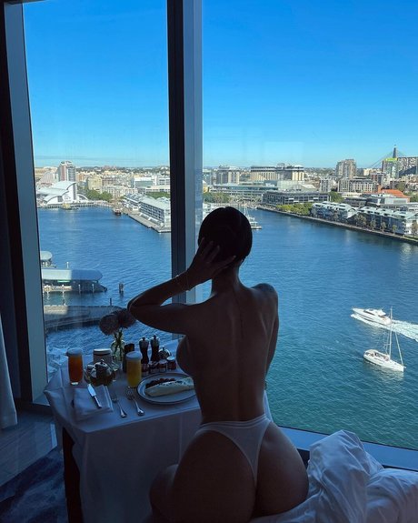 Annelese Milton naked actress pics