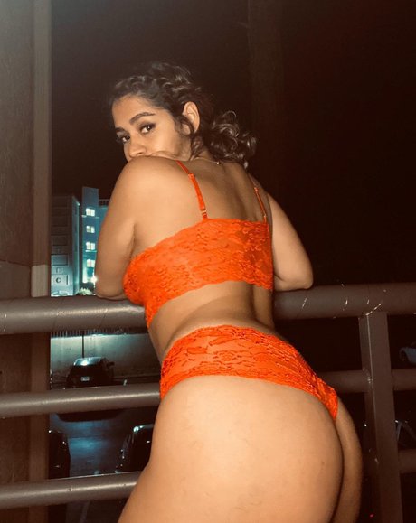 Lyann Diamond adult star pictures