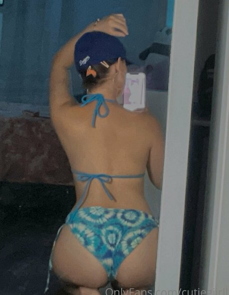 Mariana Castro pretty pornstar image