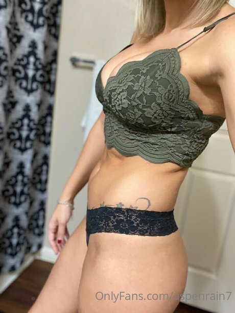 Aspen Rain star nude photos