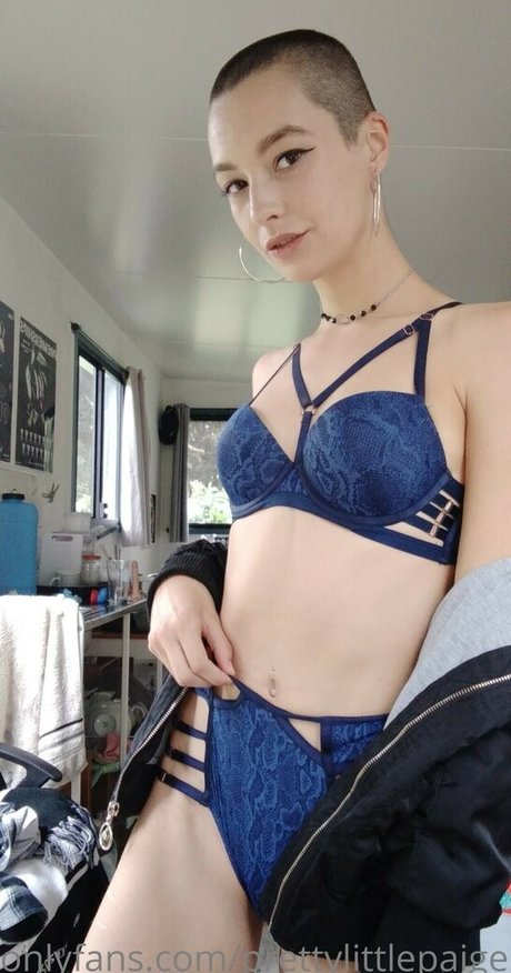 Pretty Little Paige pretty model photo