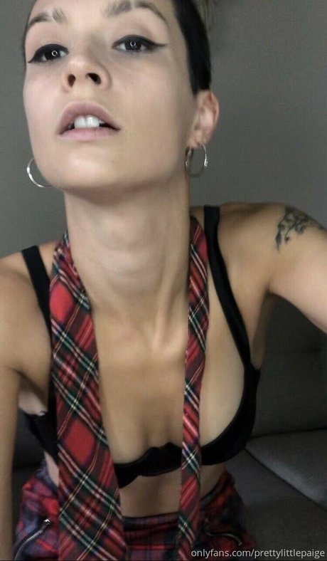 Pretty Little Paige pornstar erotic images