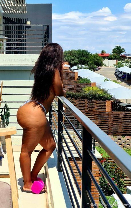 The Body nude actress picture