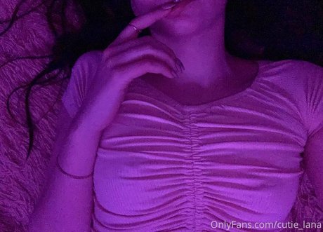 Cutie Lana model naked pic