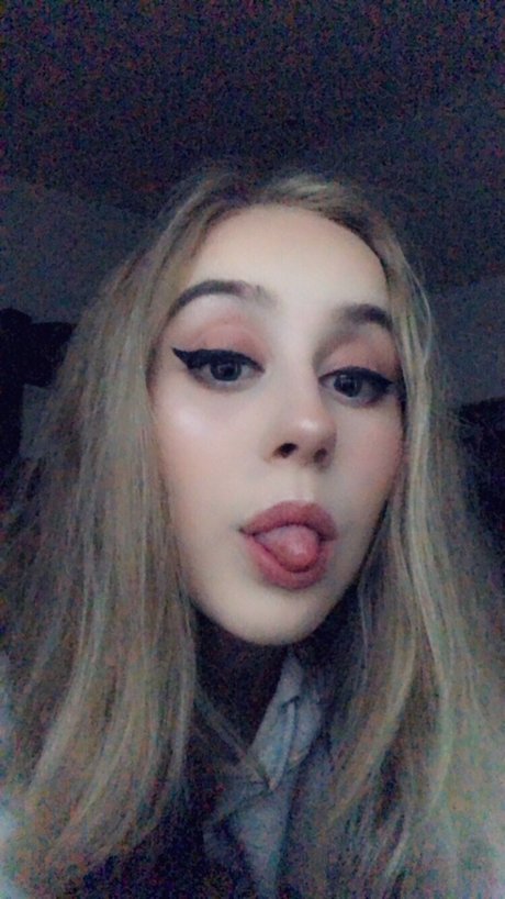 Bella Tha Killa high quality model pic