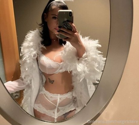 Submissive Skylar sexy actress pics