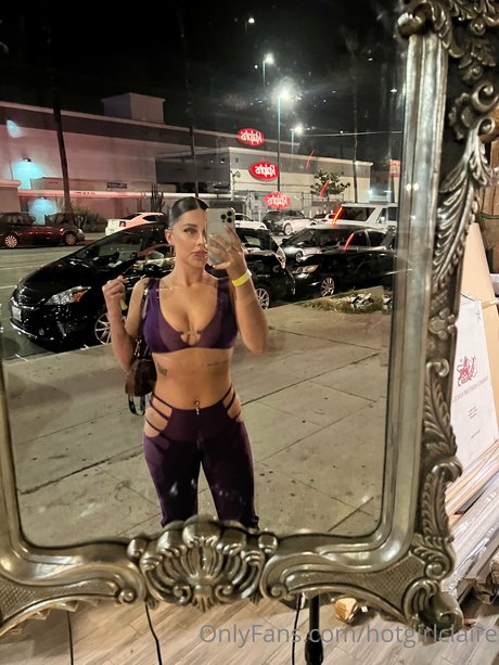 Submissive Skylar nude actress picture