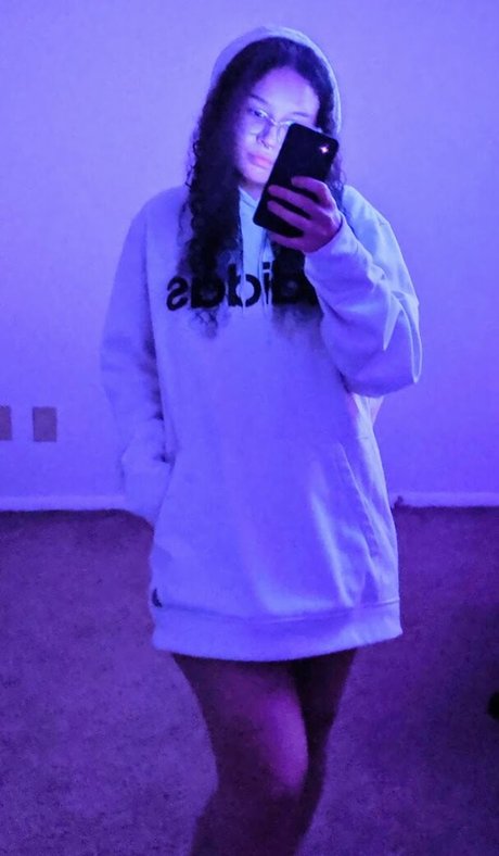 xEmerly model beautiful pic