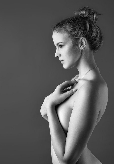 julia kussi naked pornstar archive