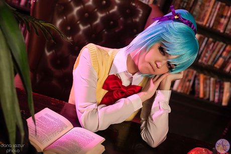 Ariadna Lobe erotic model pics