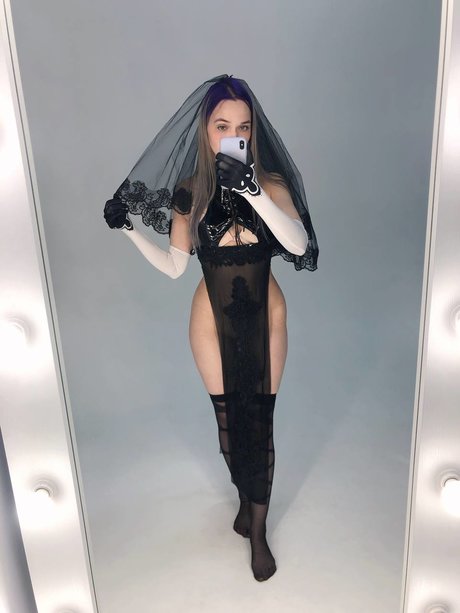 Ariadna Lobe star nice archive