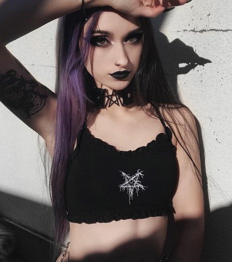 xholdontillmay nudes actress picture