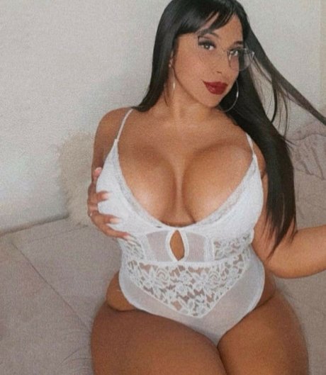 Ssultryvenus model naked images