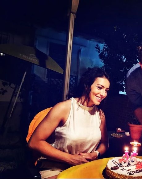 A stranger sel model pornographic photo