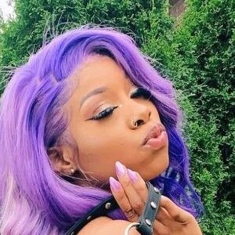 Lola and Moni star pretty pictures