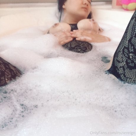 Rozie Reign XXX star high quality photos