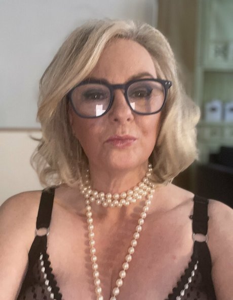 CourtesanAnna pornstar nice pics