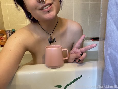 milklovinfiend pornstar sexy image