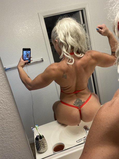 Christina Lee model nude galleries