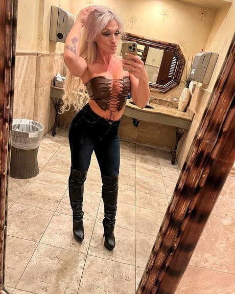 Christina Lee star porn pics