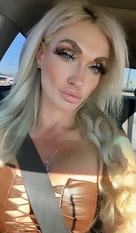 Christina Lee hot model galleries