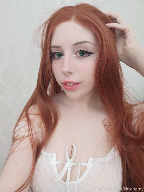 kittenamy nude model picture