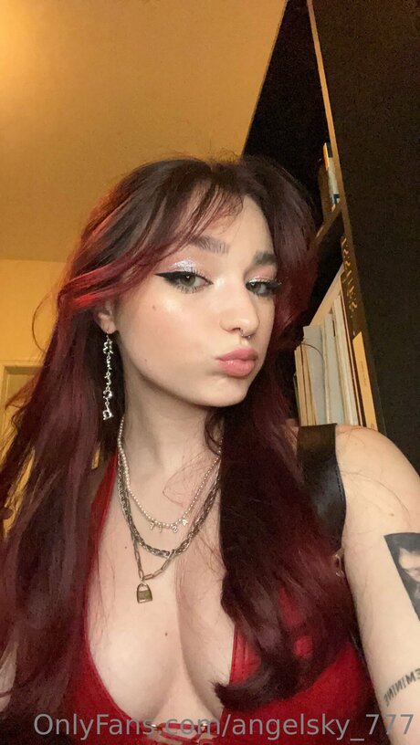 Angelsky 777 star nude images