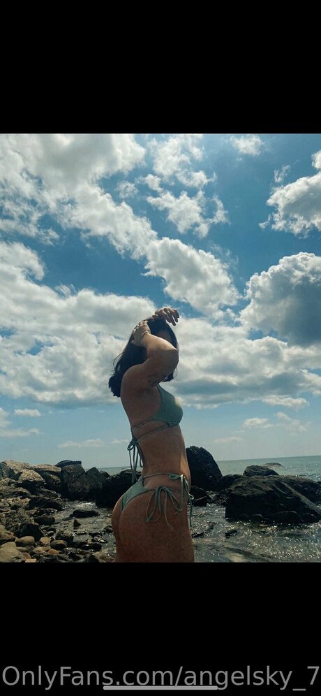 Angelsky 777 star pornographic image