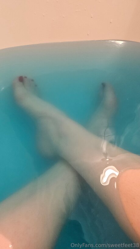 Sweetfeet38 model pornographic pics