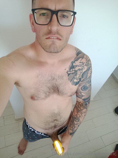 Maximocandric exclusive model gallery