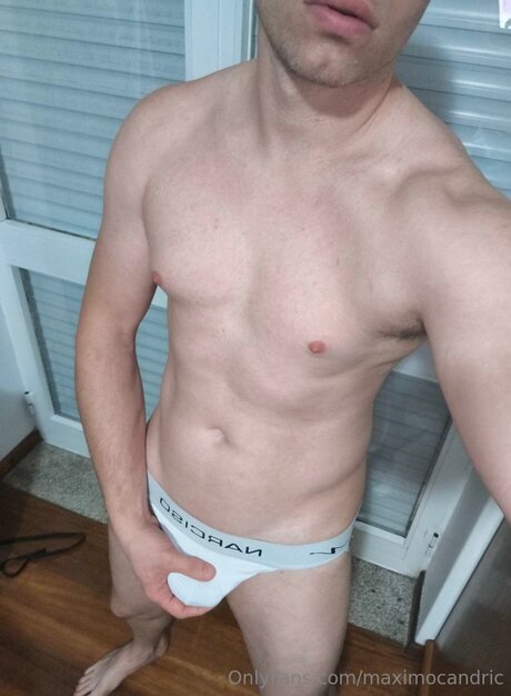 Maximocandric model pornographic images