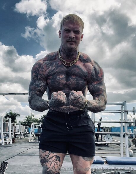 Therealvanillagorilla model erotic pictures