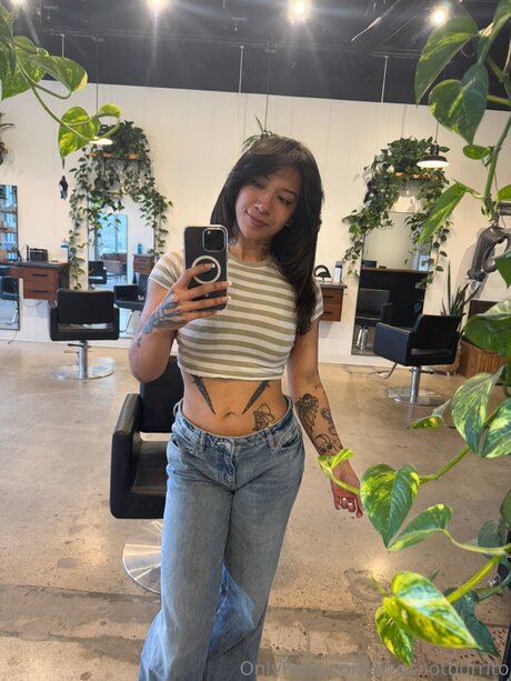 Yoursecretrito model exclusive images