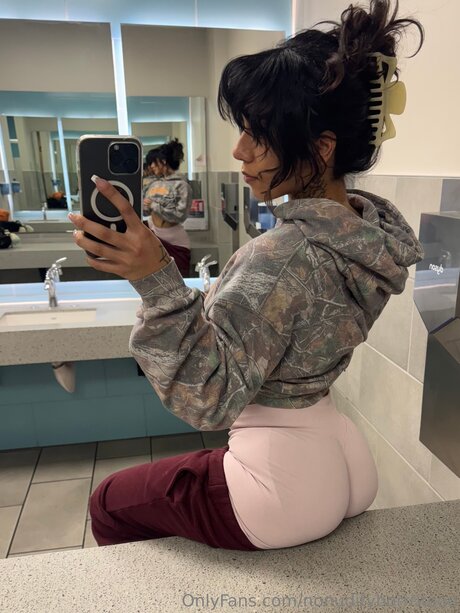 Yoursecretrito nude actress photos