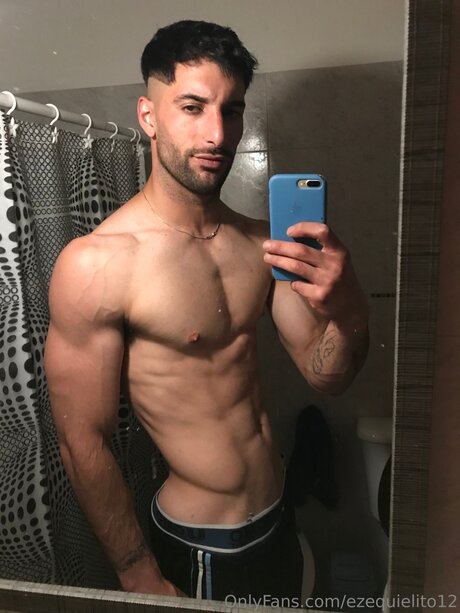 Ezequielito12 star sex photo
