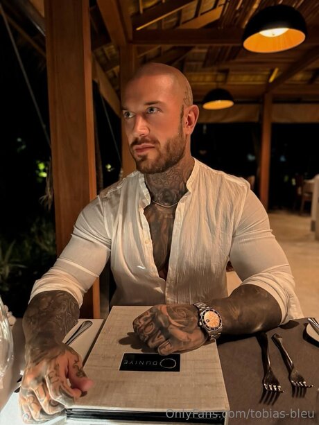Tobias Bleu model nudes pic