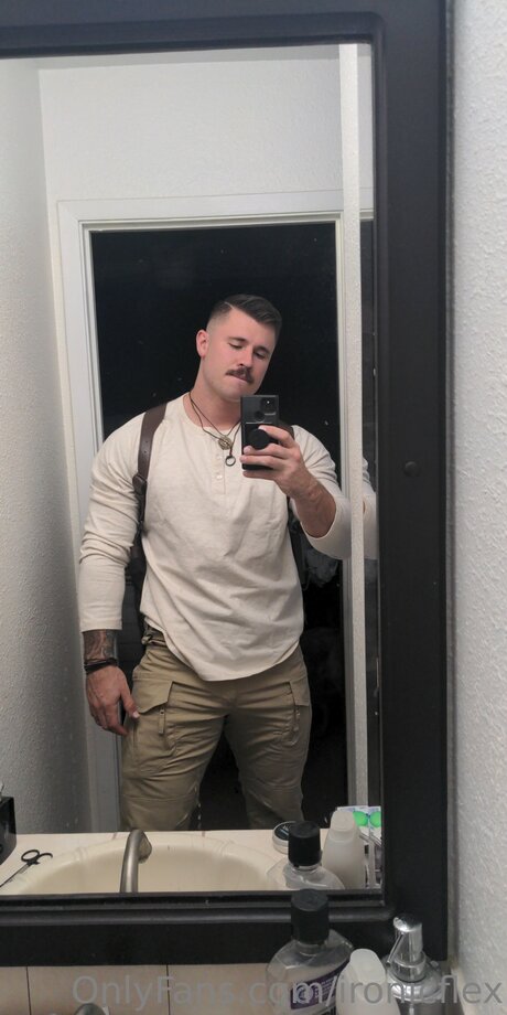 Ironicflex art star pic