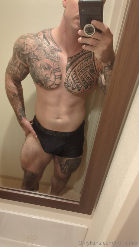 Ironicflex star hot picture