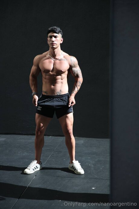 Nanoargentino hot actress image