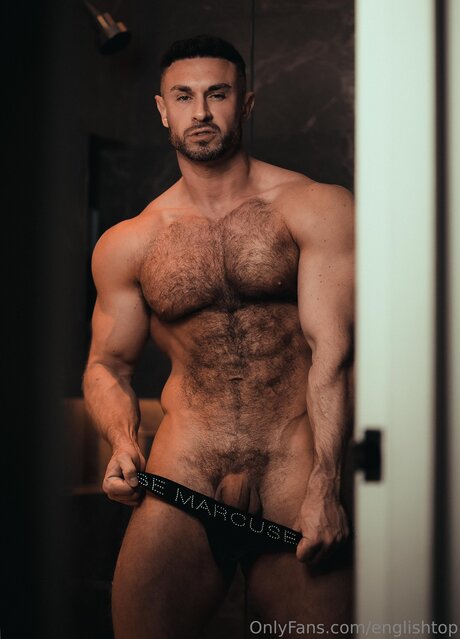 Englishtop naked star photo