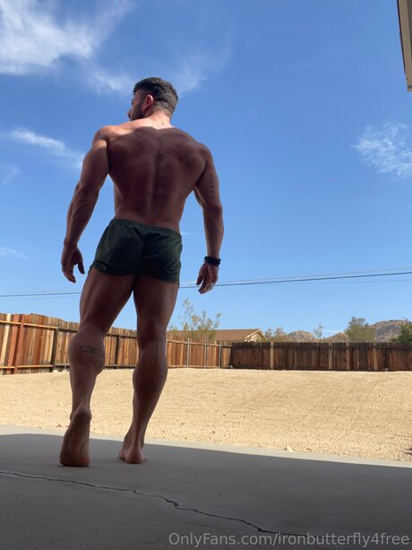 Ironbutterfly4free model best picture