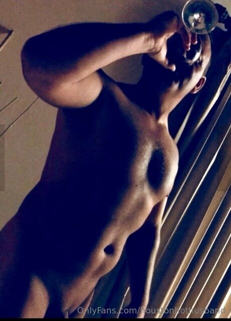 Houstonhothusband pornstar xxx image