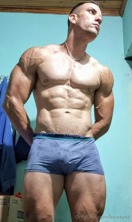 Lucasuxz pretty model photo