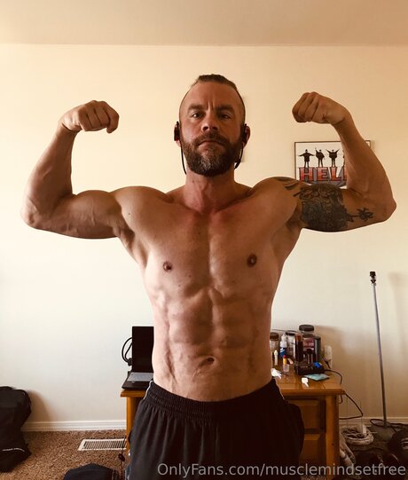 Musclemindsetfree porn model images