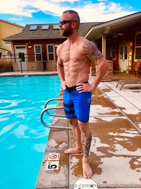 Musclemindsetfree pornstar nude image