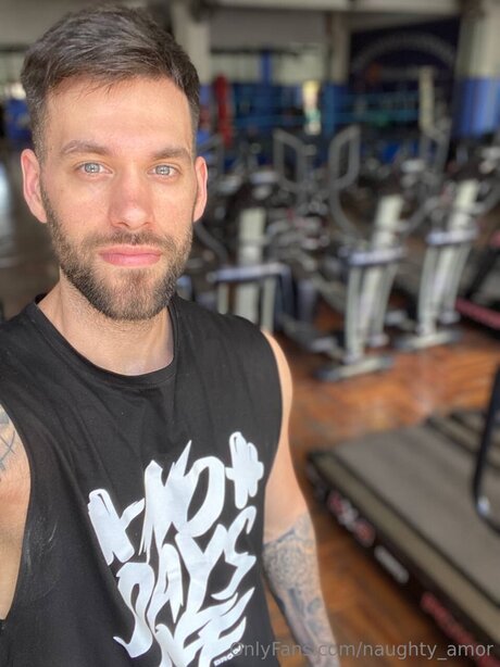 Naughty Amor top model galleries