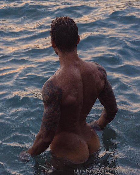 Mainzz pornstar nude picture