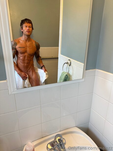 Mainzz nude model images